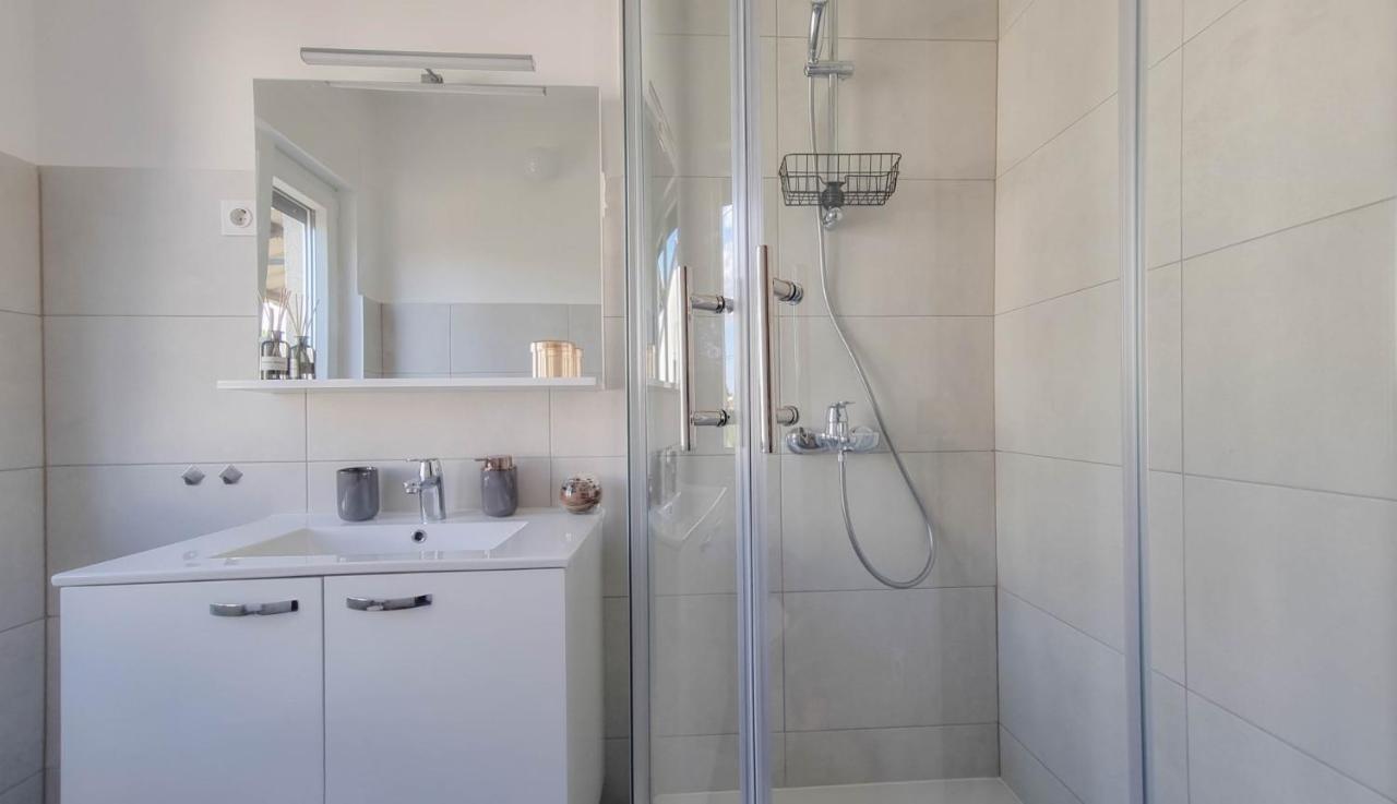 Ester Novigrad  Ngoại thất bức ảnh